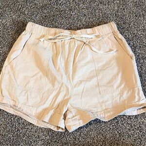 Women's Cream Shorts